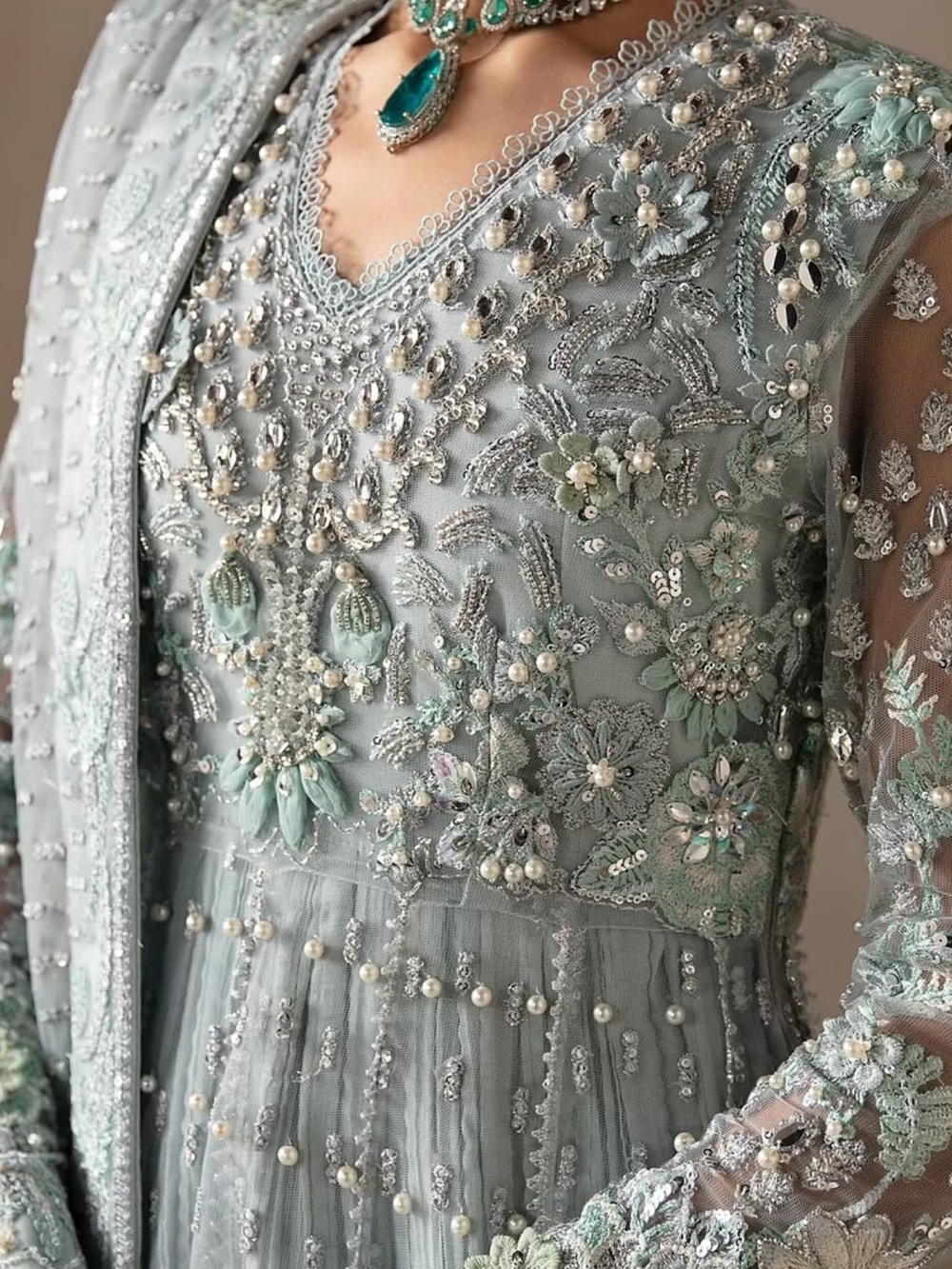 Elegant Embroidered Women's Dress in Seafoam Green
